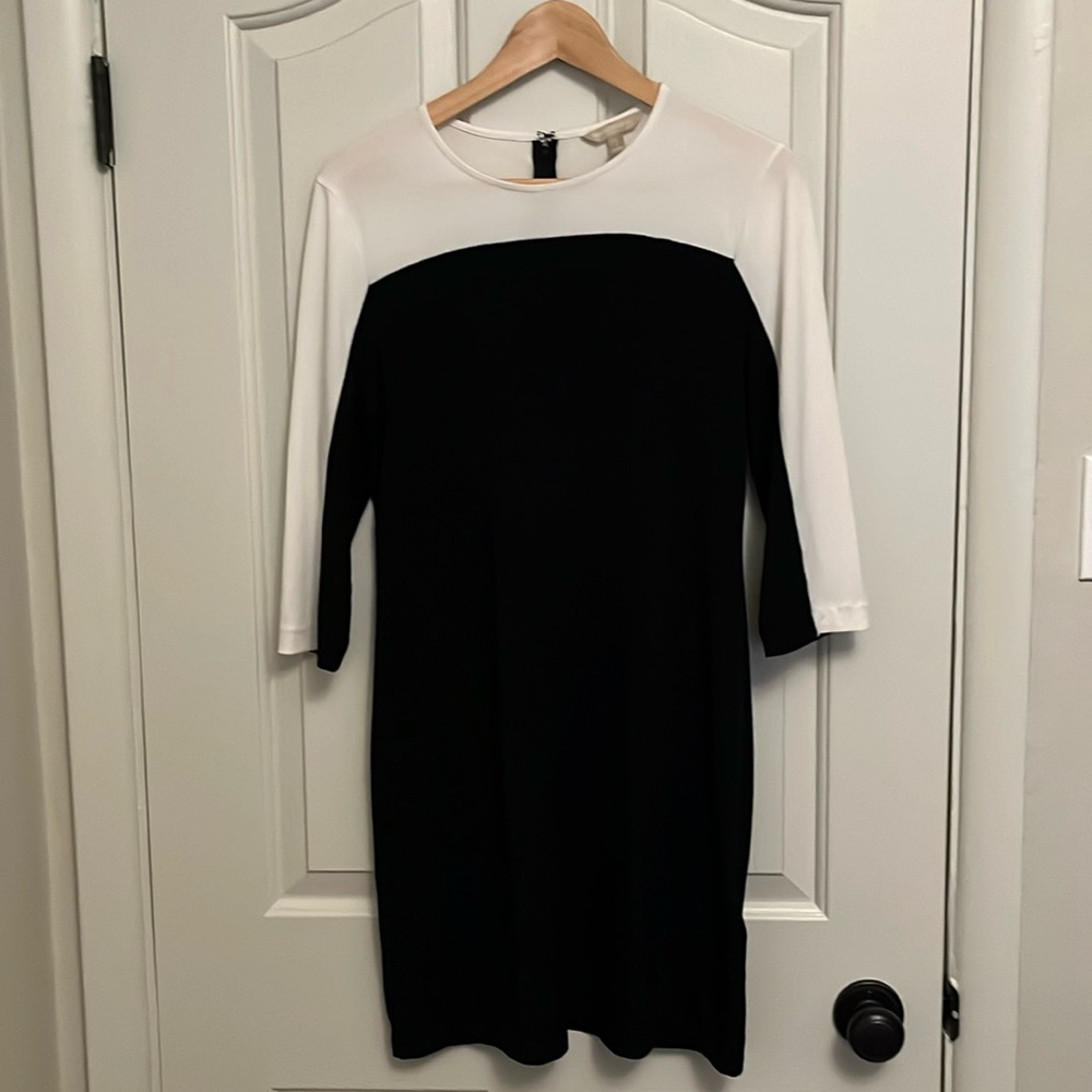 Black and white banana republic shift dress